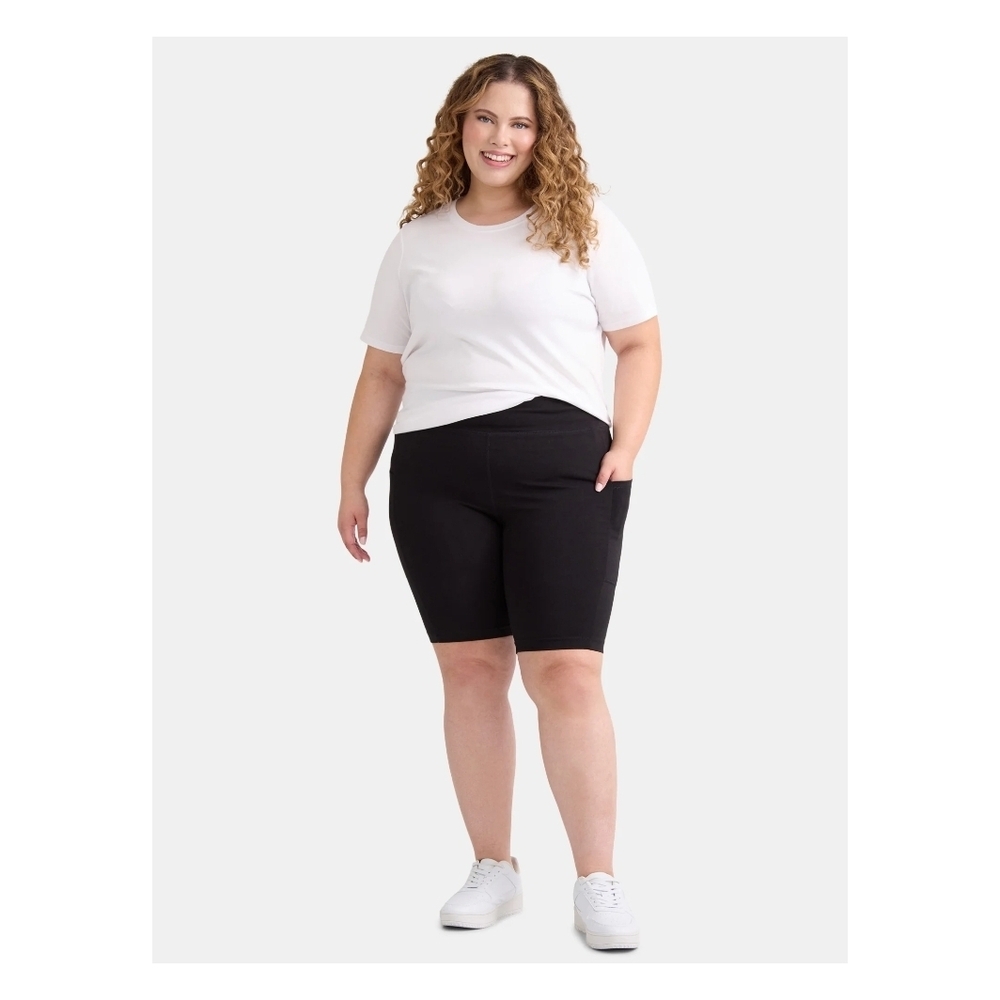 Terra & Sky Women's Black Bike Shorts